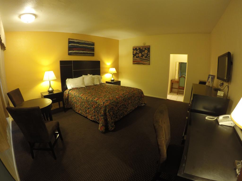 Indio Holiday Motel Extérieur photo