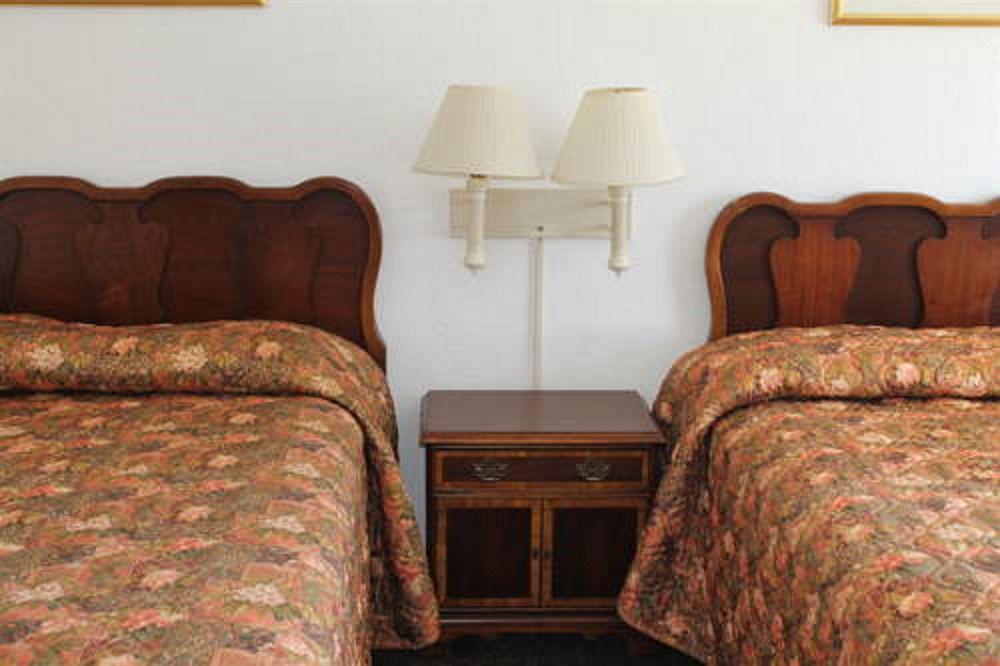 Indio Holiday Motel Extérieur photo