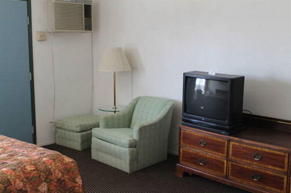 Indio Holiday Motel Extérieur photo