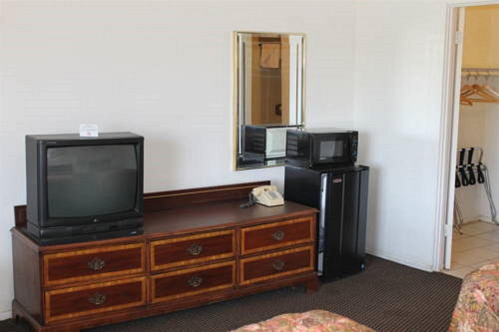 Indio Holiday Motel Extérieur photo