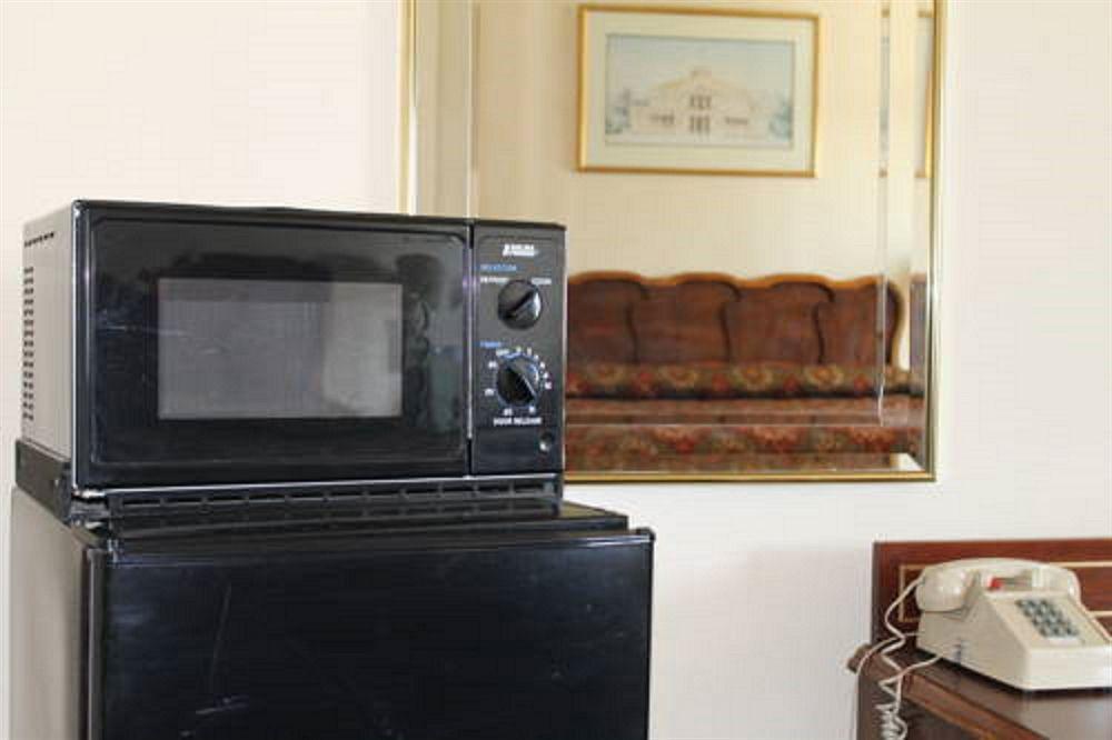 Indio Holiday Motel Extérieur photo
