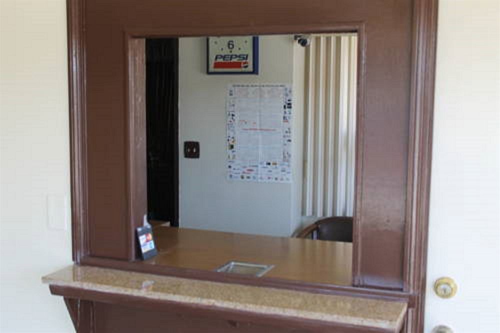Indio Holiday Motel Extérieur photo
