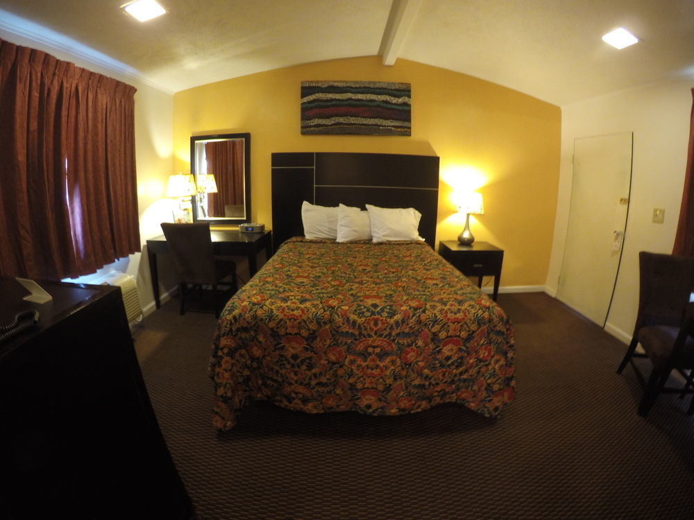 Indio Holiday Motel Extérieur photo